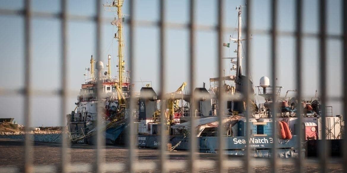 SeaWatch3 liegt beschlagnahmt im Hafen von Licata