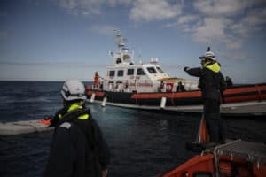Italian Authorities embark people from distress. Sea-Watch 5 crew assisted.