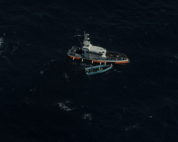 Schiff der sogenannten Libyschen Küstenwache bei Pushback