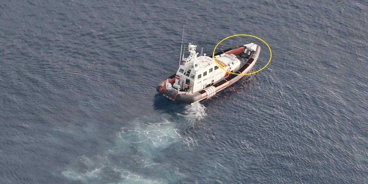 Leichen an Bord eines Schiffes der italienischen Küstenwache